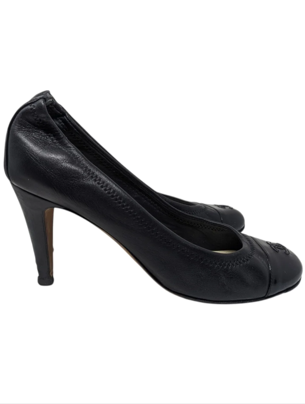CHANEL elegant black